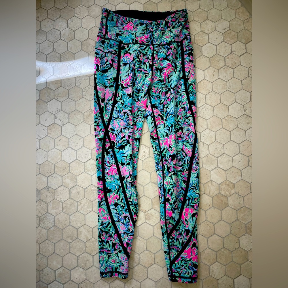 EUC Lilly Pulitzer Luxletic leggings Sz S, has packets